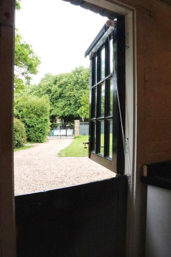 Lee Valley Lodge Cheshunt Esterno foto