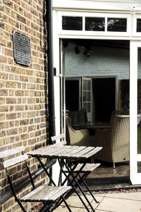 Lee Valley Lodge Cheshunt Esterno foto