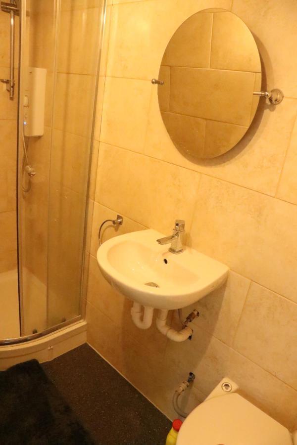 Lee Valley Lodge Cheshunt Esterno foto